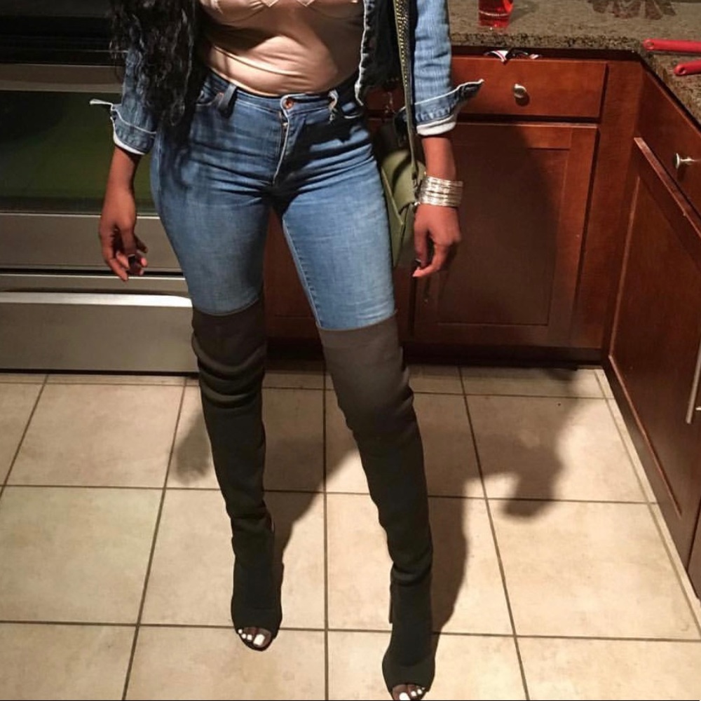 Olive green boots like new